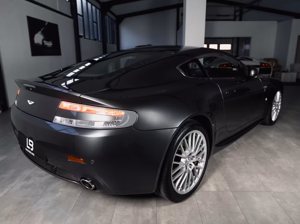 Aston Martin V8 Vantage