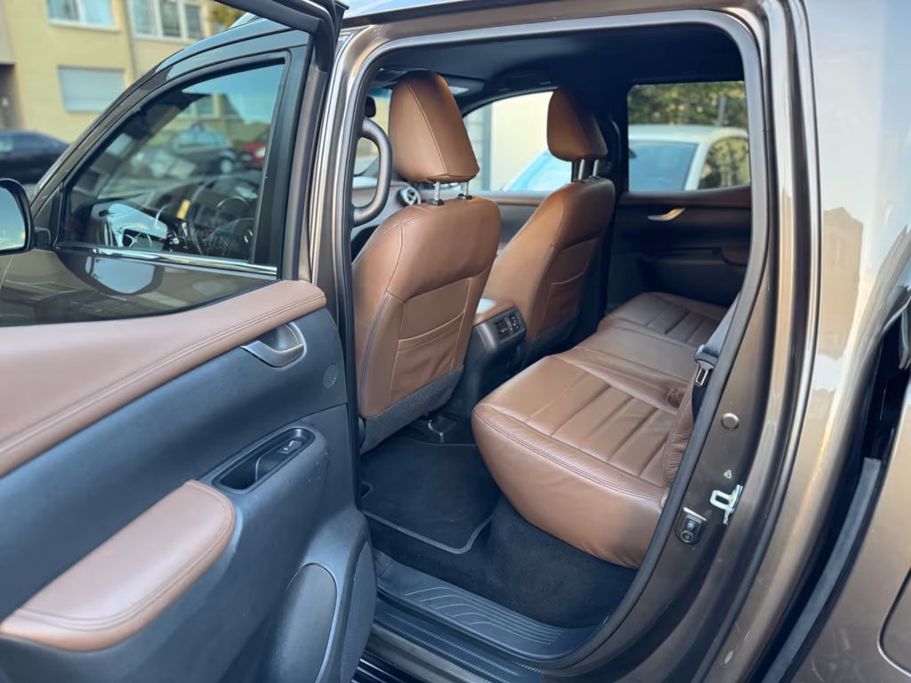 Mercedes-Benz X 250