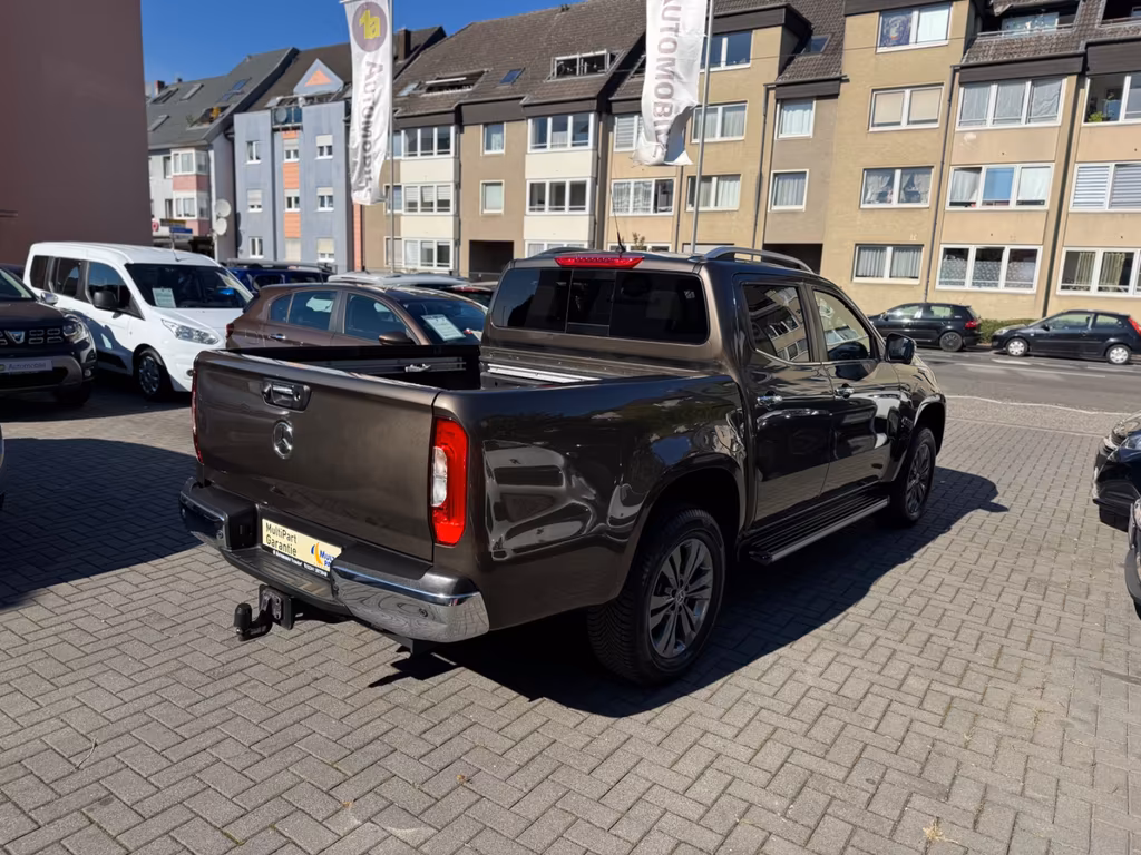 Mercedes-Benz X 250