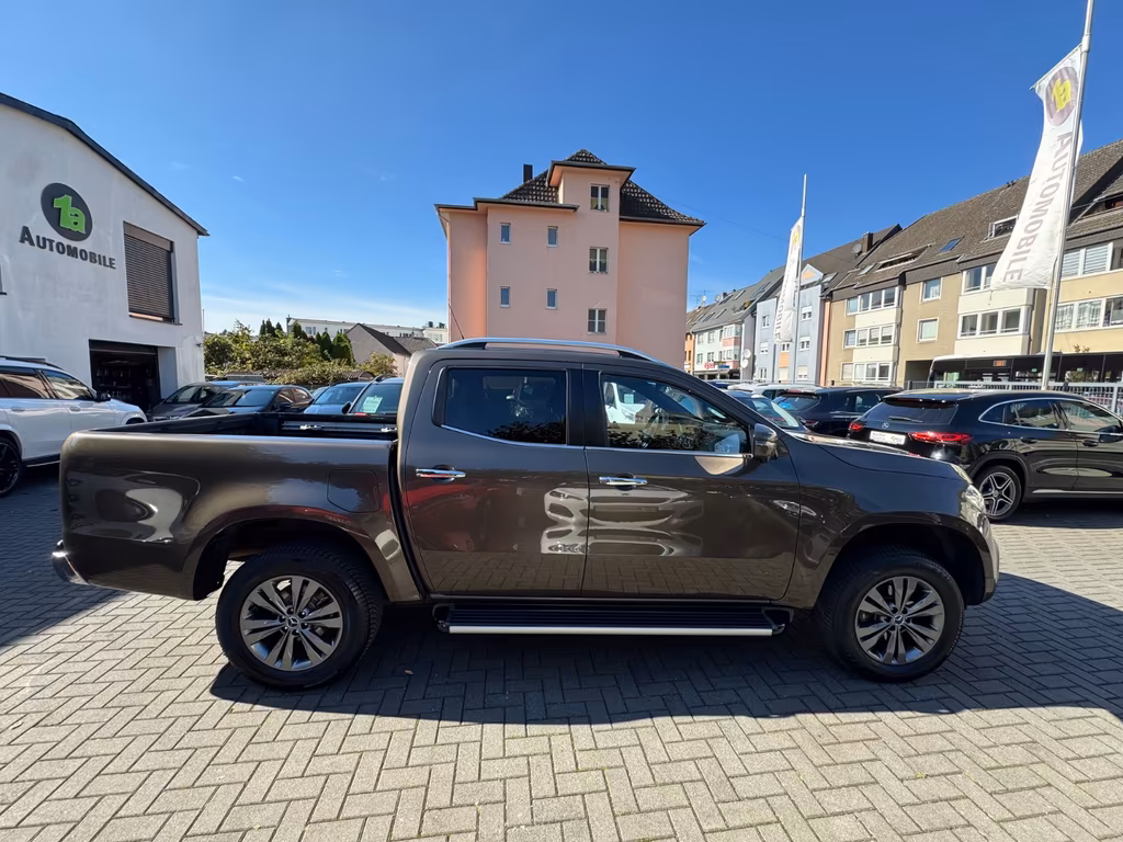 Mercedes-Benz X 250