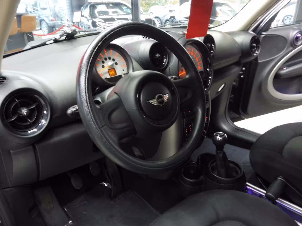 MINI One Countryman