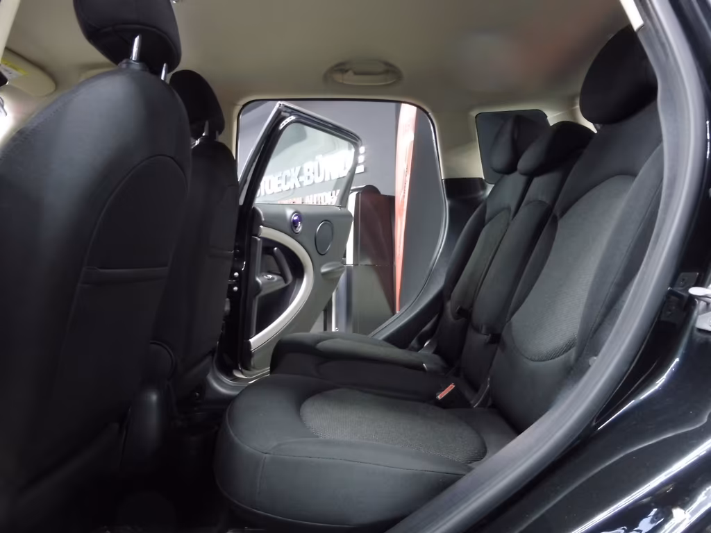 MINI One Countryman