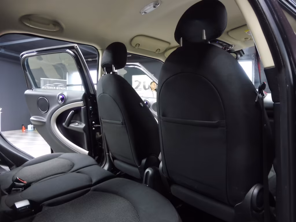 MINI One Countryman