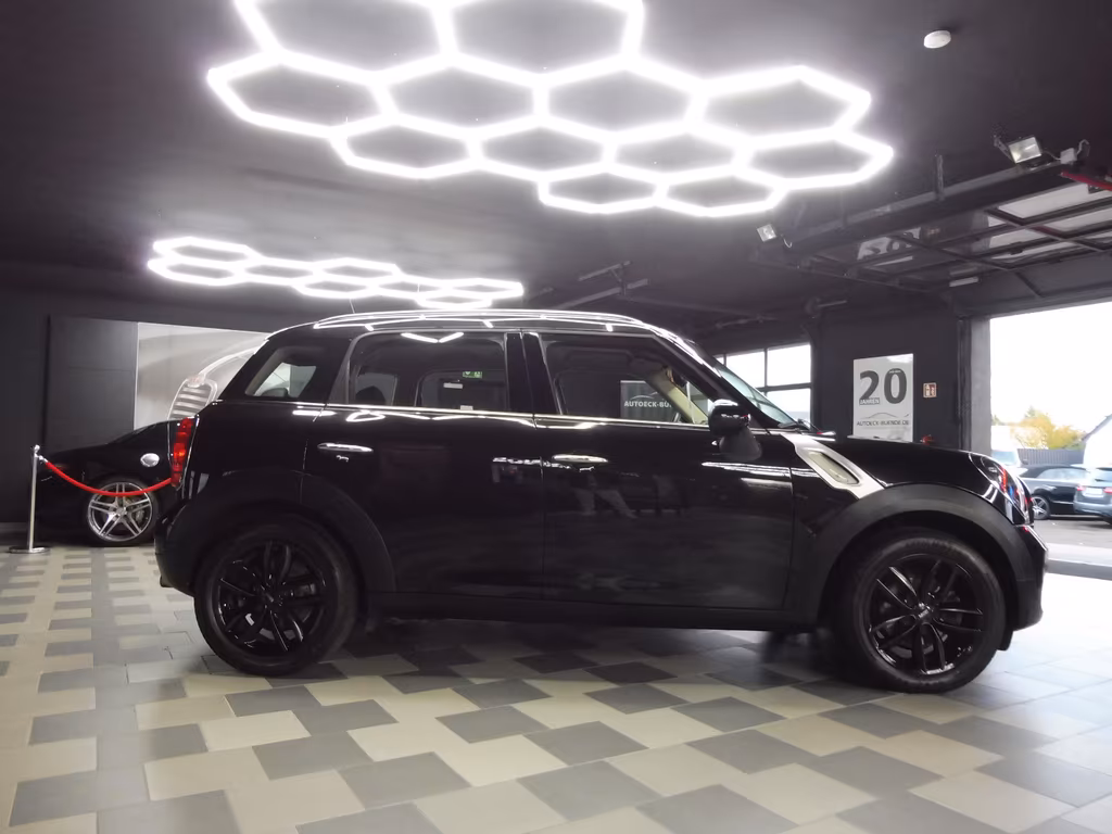 MINI One Countryman