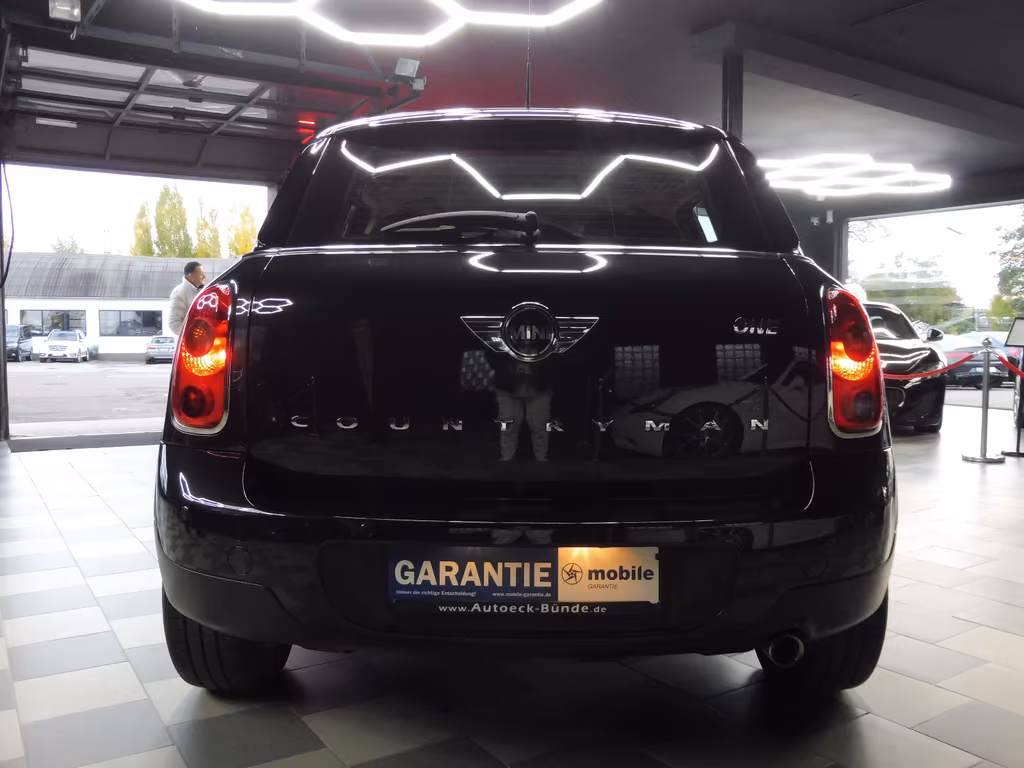 MINI One Countryman