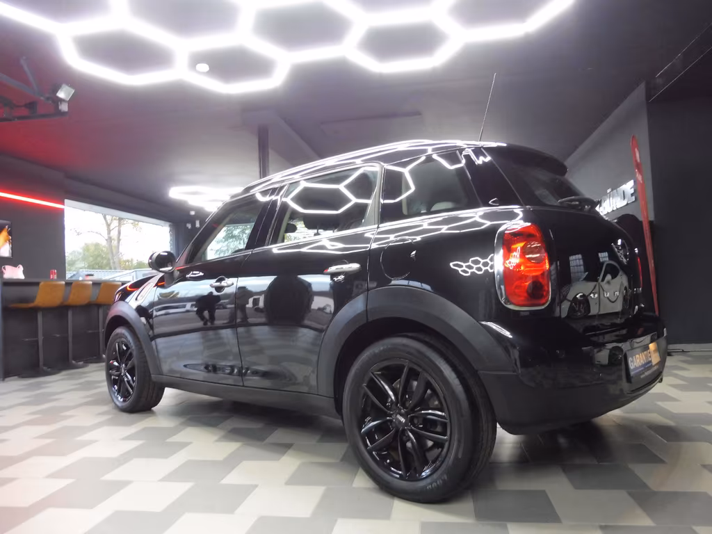 MINI One Countryman