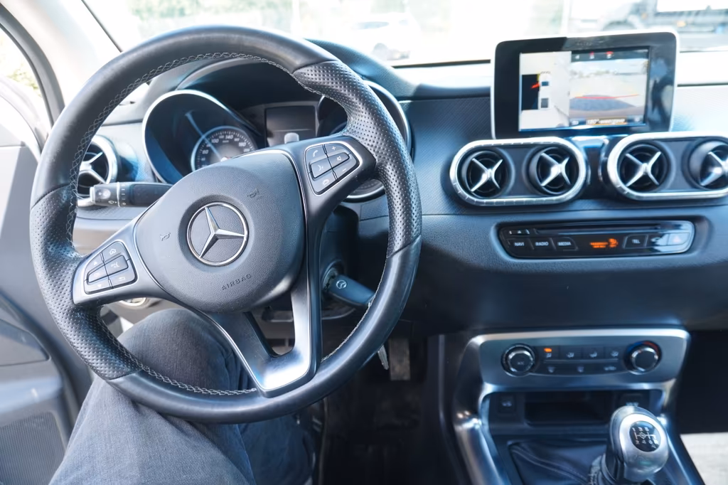 Mercedes-Benz X 250