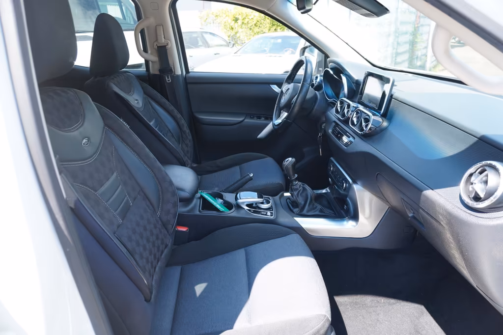 Mercedes-Benz X 250