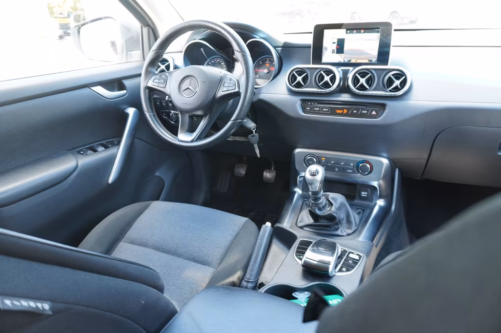 Mercedes-Benz X 250