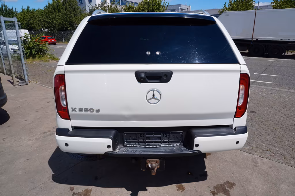 Mercedes-Benz X 250