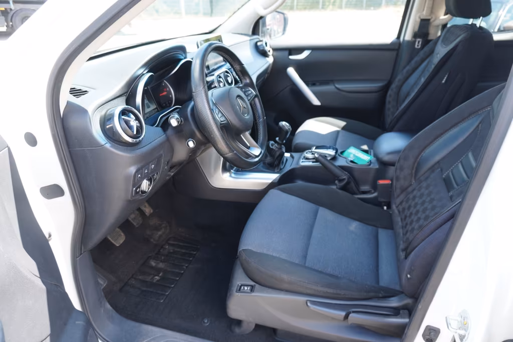 Mercedes-Benz X 250