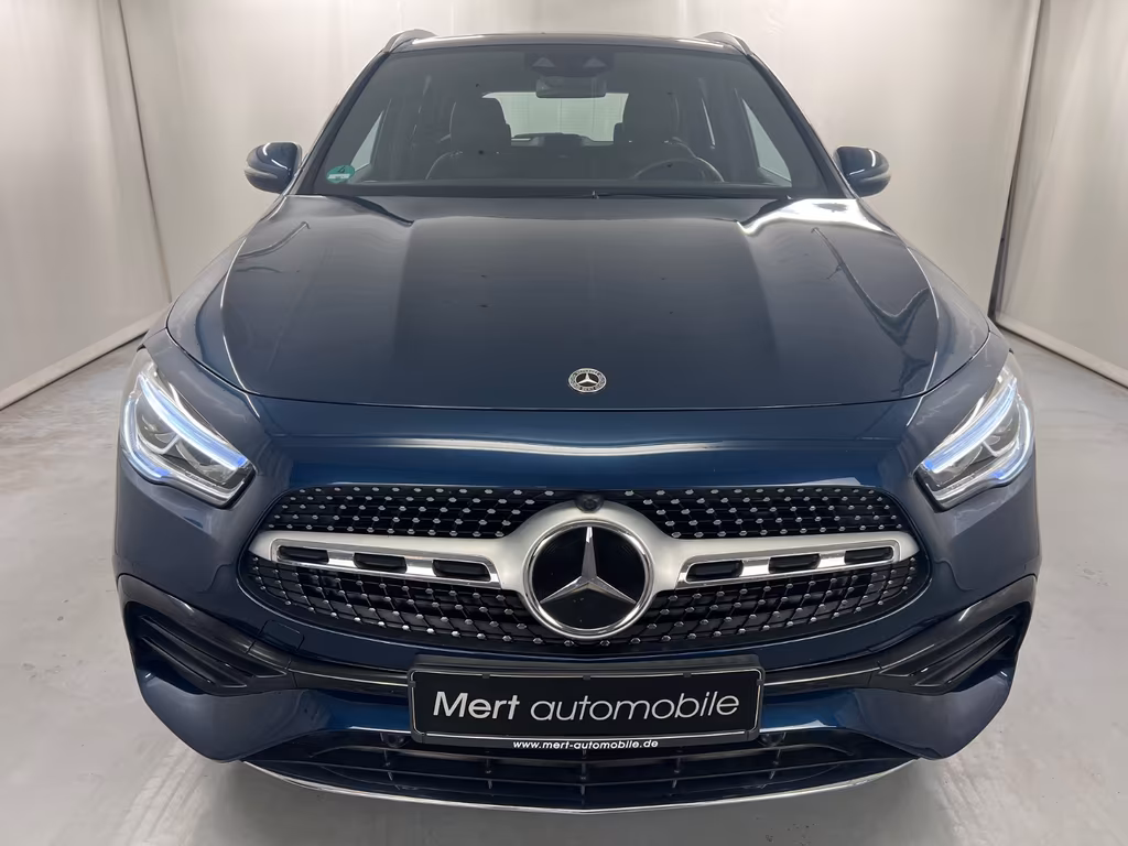 Mercedes-Benz GLA 220