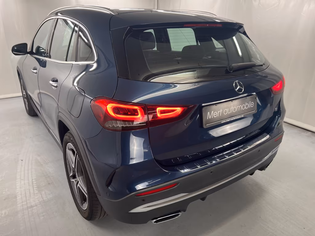 Mercedes-Benz GLA 220