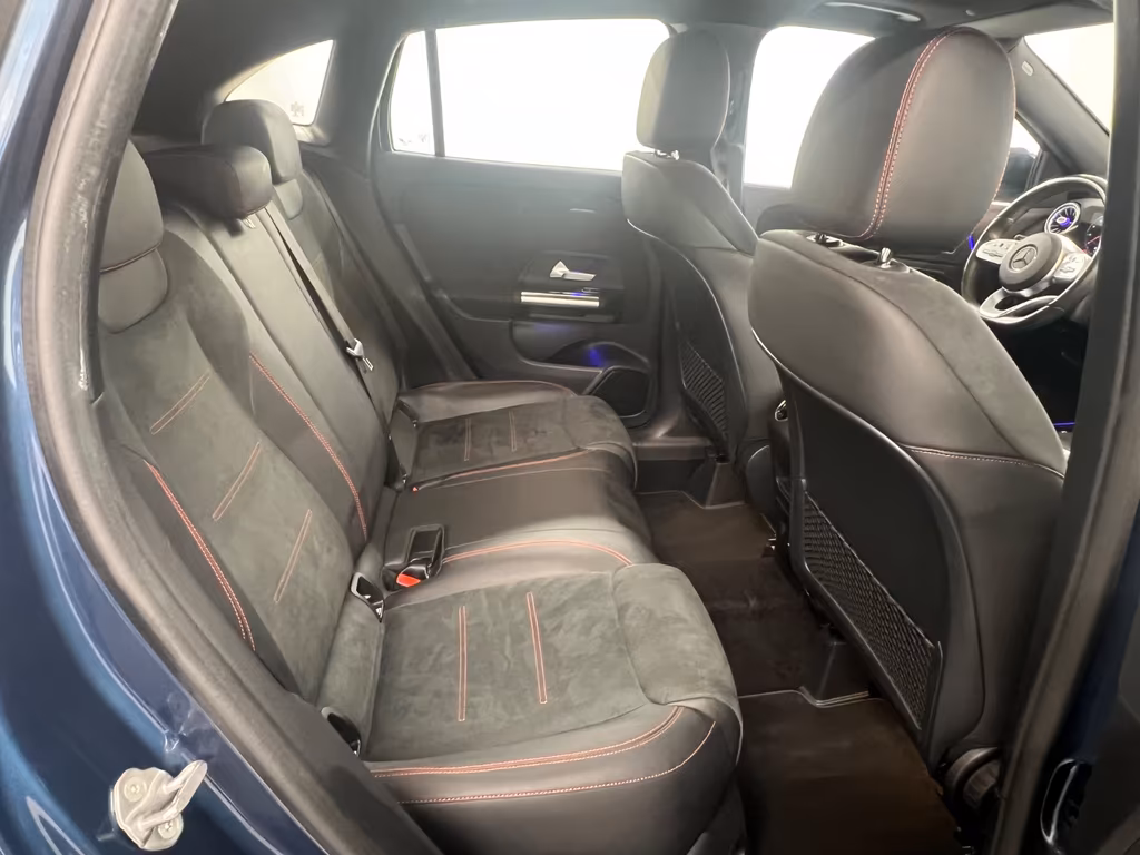 Mercedes-Benz GLA 220