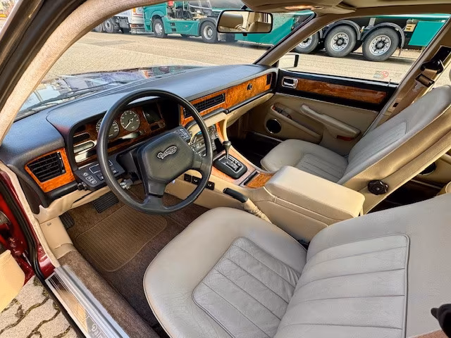 Jaguar XJ6