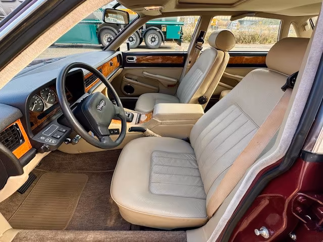Jaguar XJ6