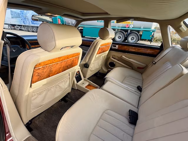 Jaguar XJ6