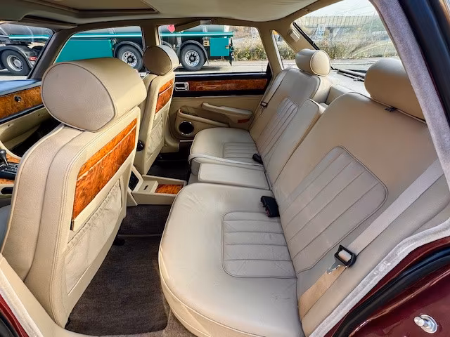Jaguar XJ6