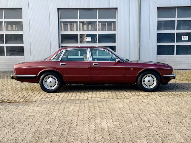Jaguar XJ6