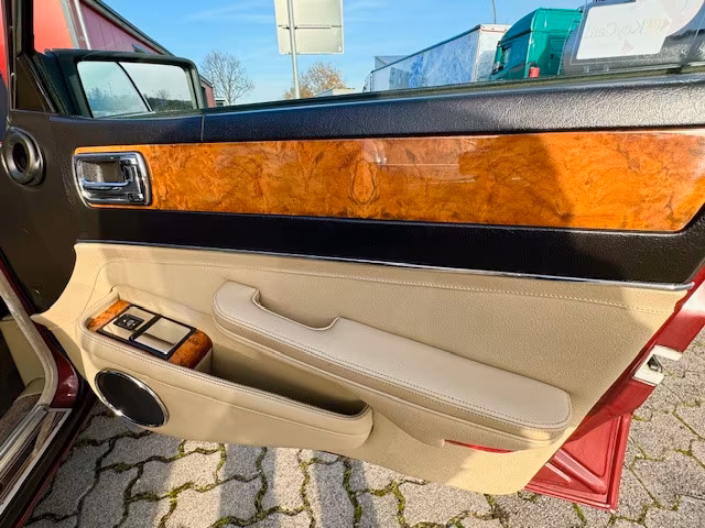Jaguar XJ6