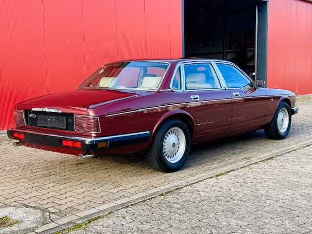Jaguar XJ6