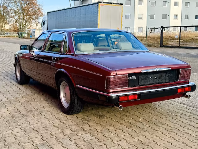 Jaguar XJ6