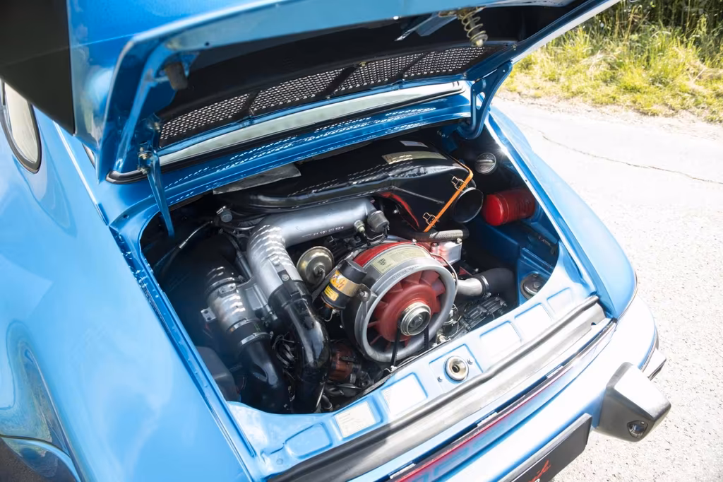 Porsche 930
