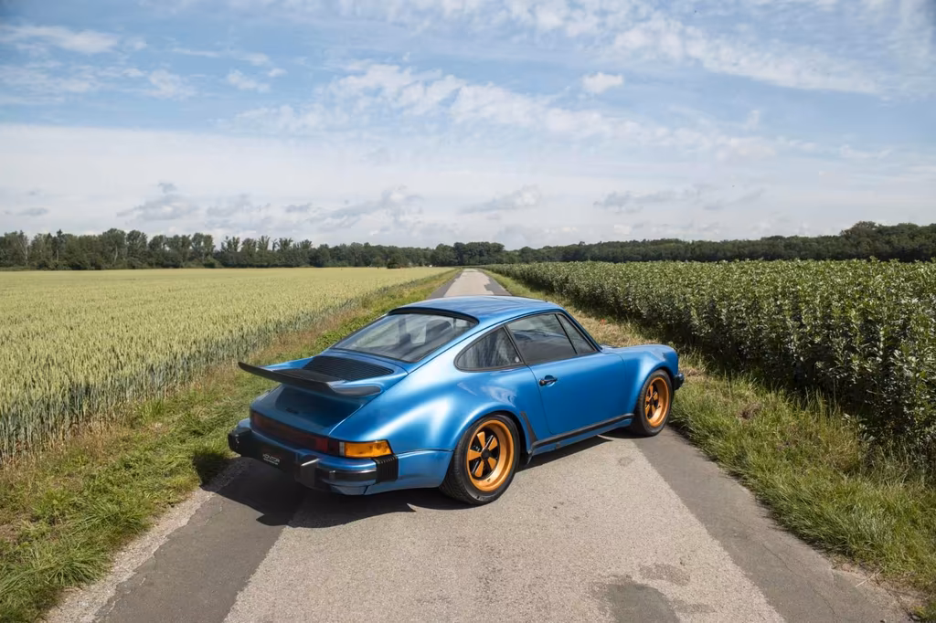 Porsche 930