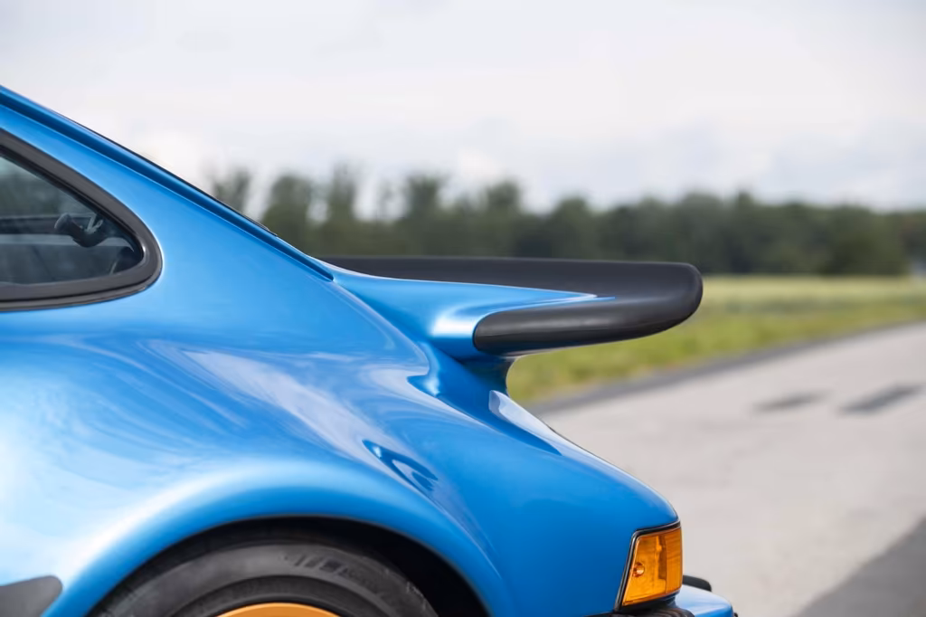 Porsche 930