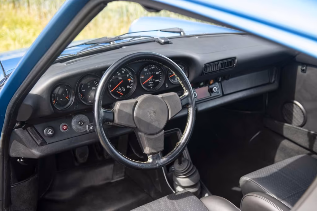 Porsche 930