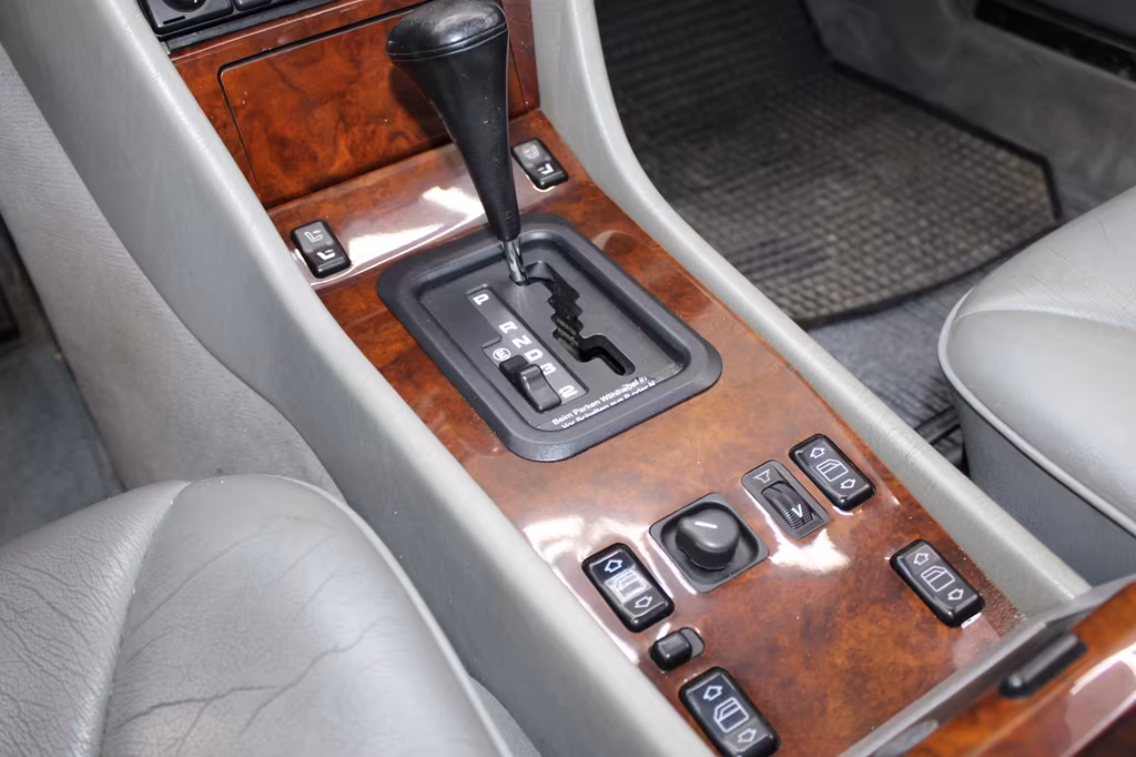 Mercedes-Benz CE 220