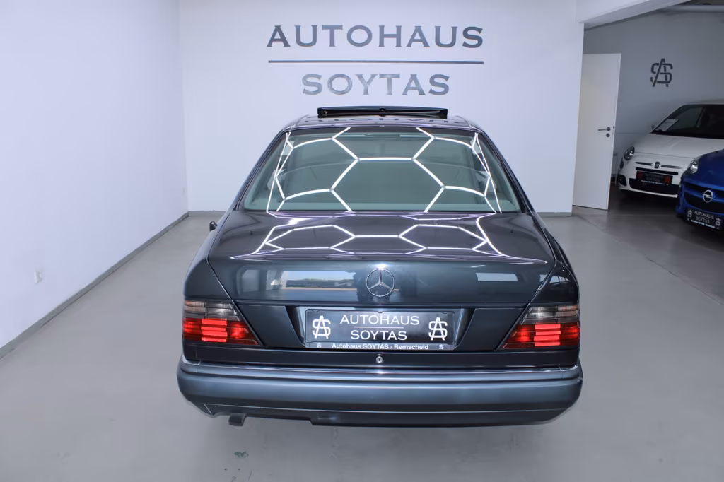 Mercedes-Benz CE 220