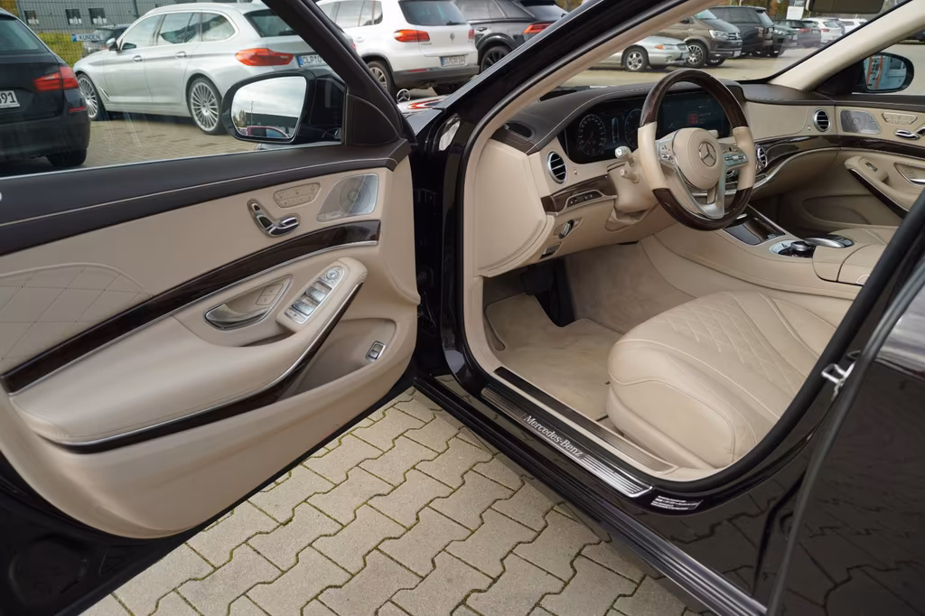 Mercedes-Benz S 560