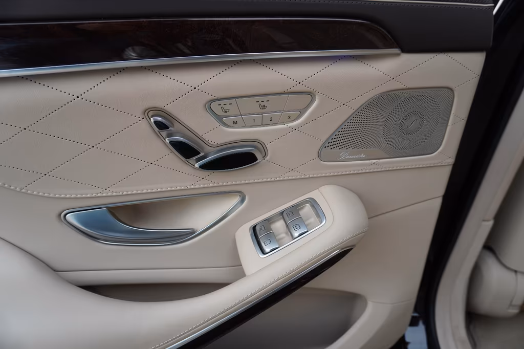 Mercedes-Benz S 560