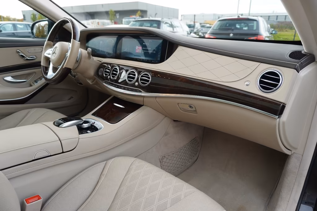 Mercedes-Benz S 560