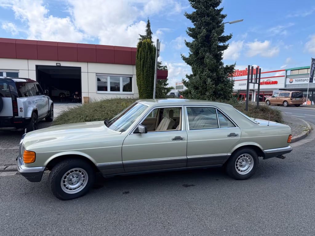 Mercedes-Benz 380