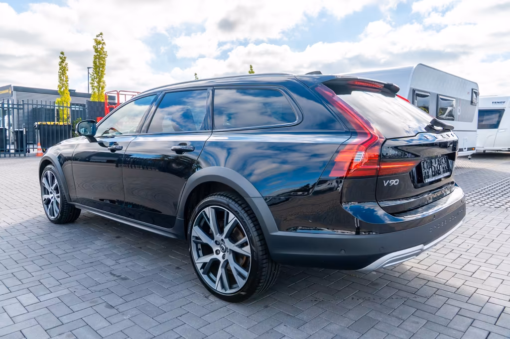 Volvo V90 Cross Country