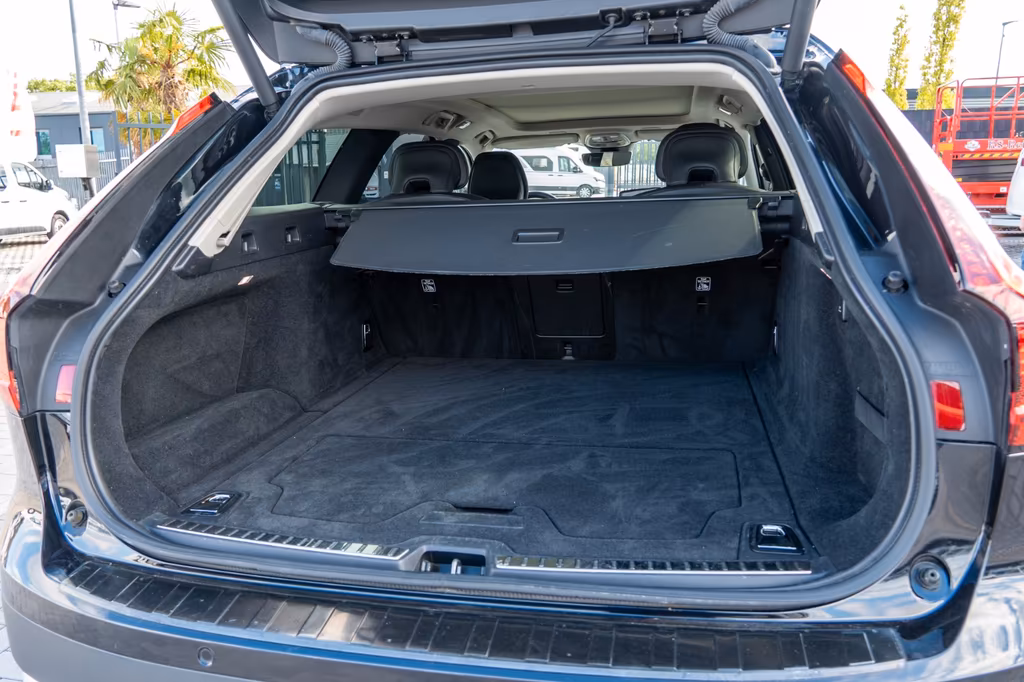 Volvo V90 Cross Country