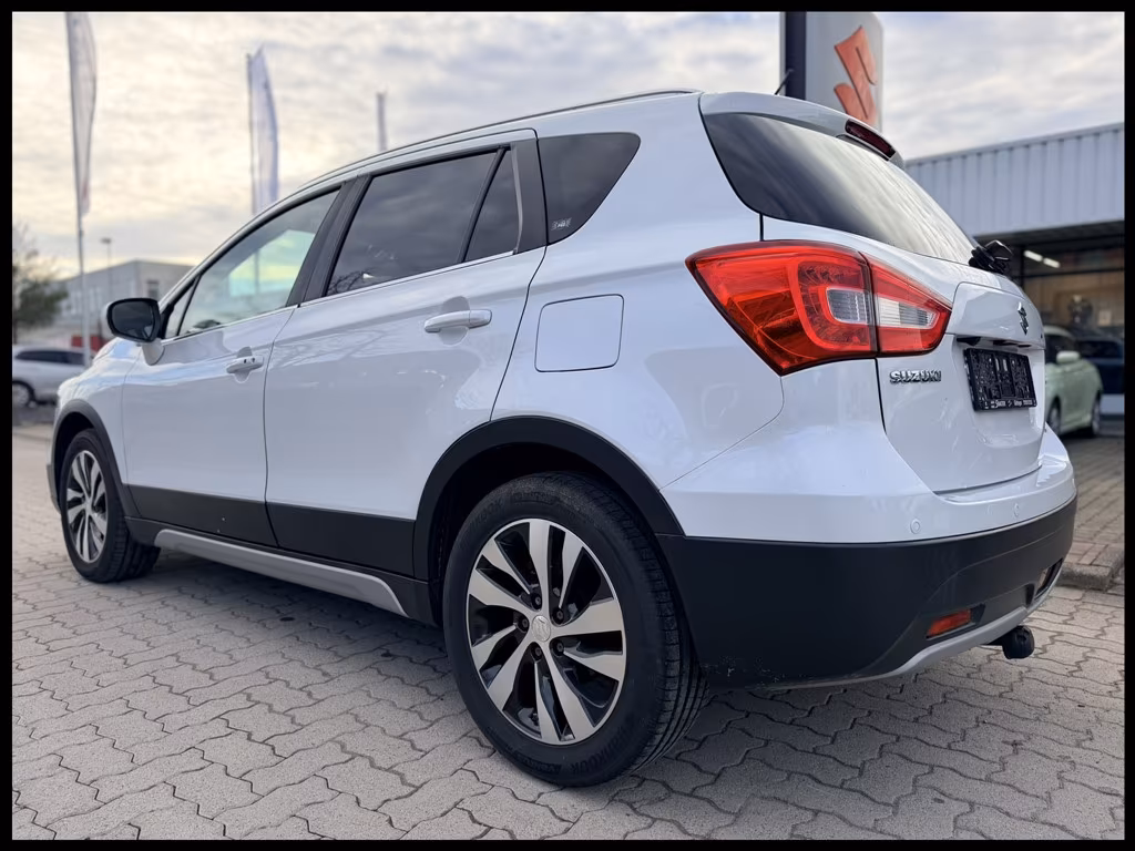 Suzuki (SX4) S-Cross