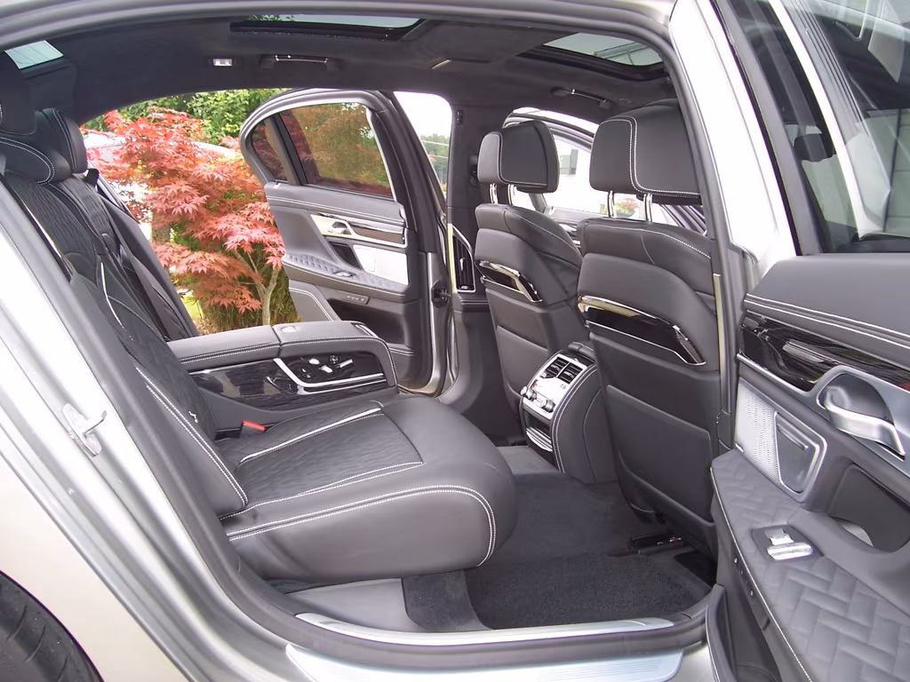 BMW M760