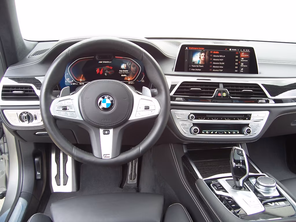 BMW M760