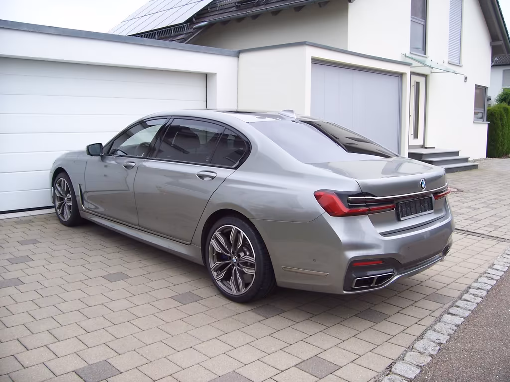 BMW M760