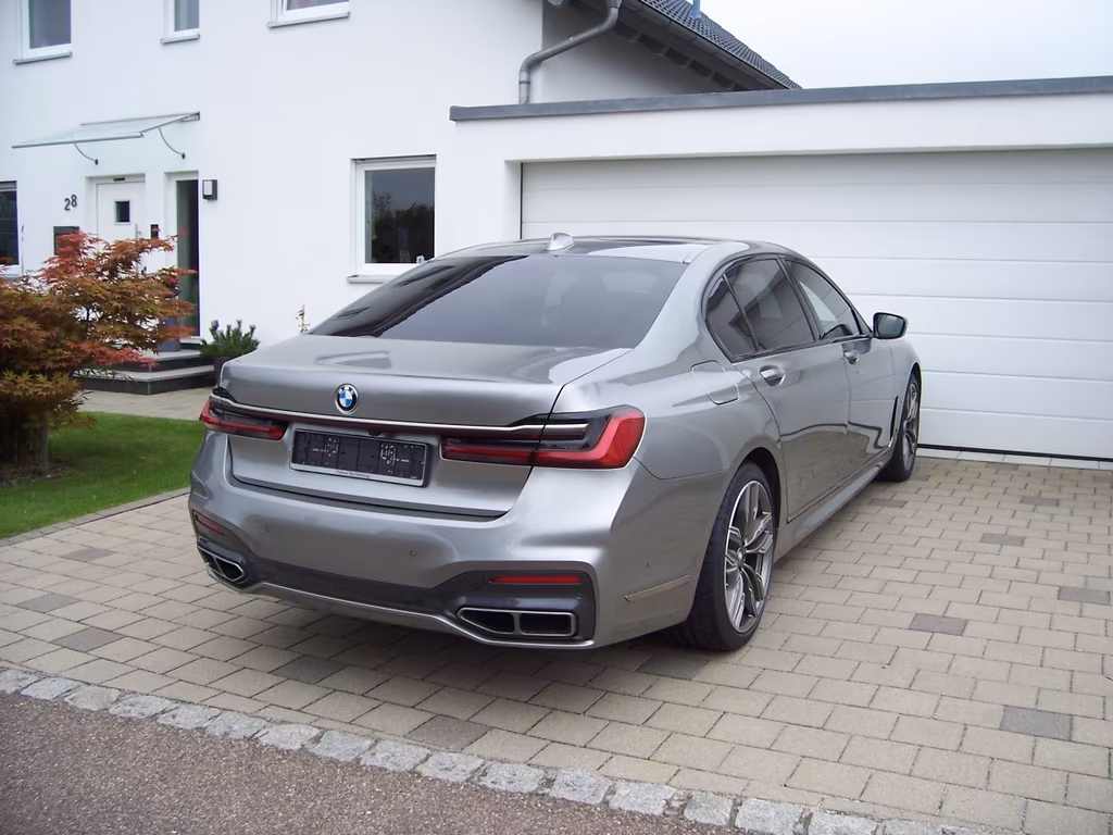 BMW M760