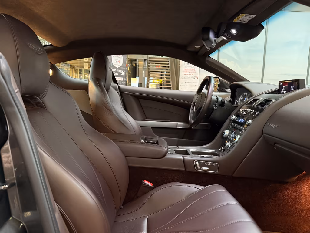 Aston Martin Virage