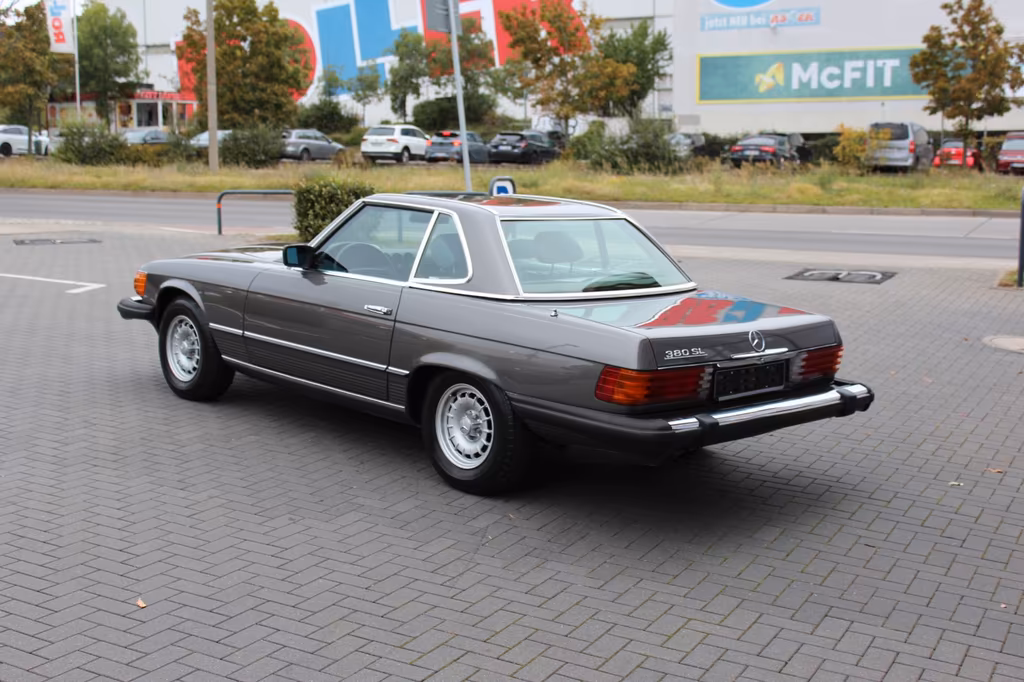 Mercedes-Benz SL 380