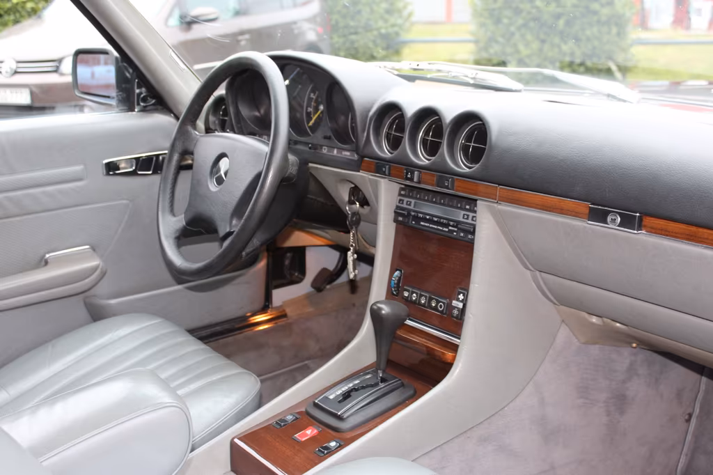 Mercedes-Benz SL 380