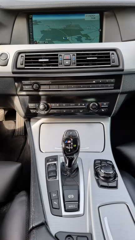 BMW M550