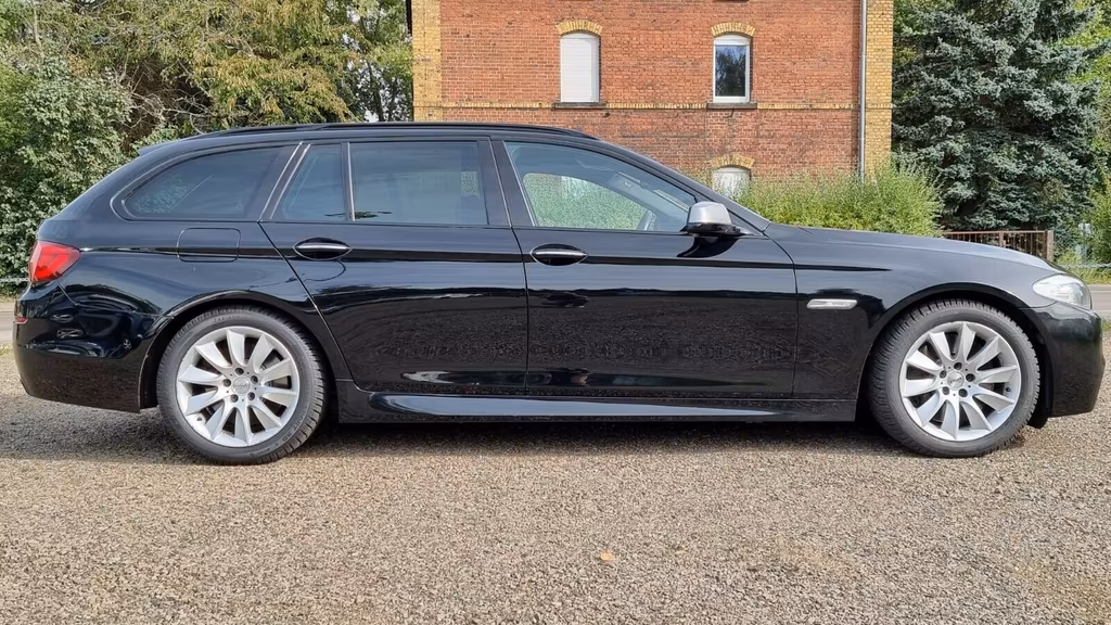 BMW M550