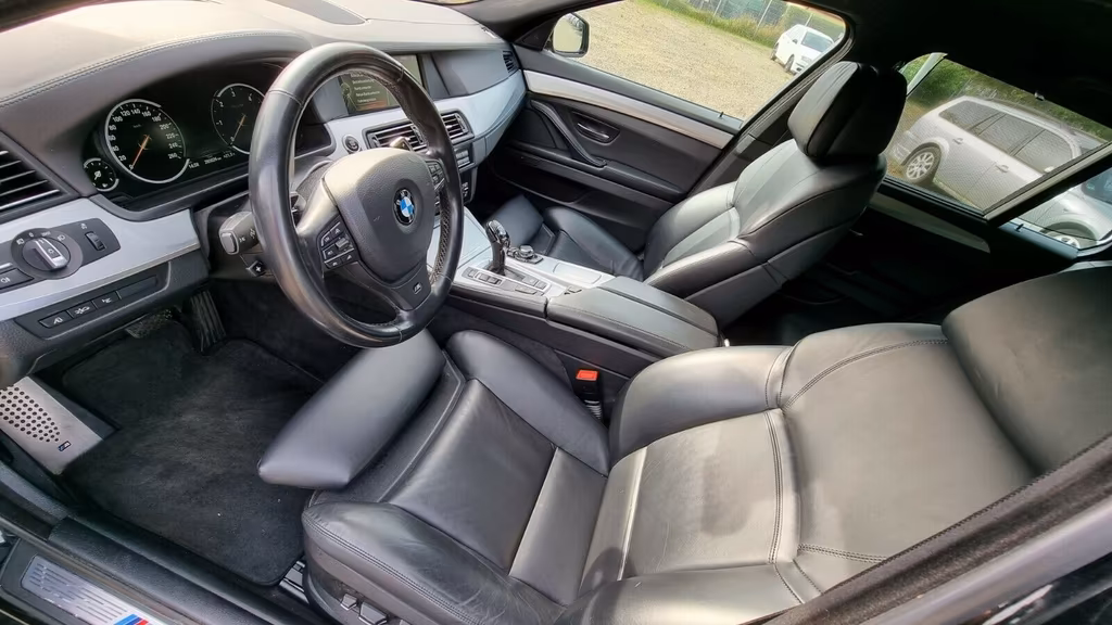 BMW M550