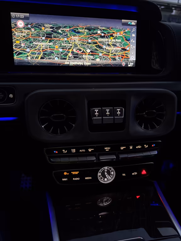 Mercedes-Benz G 400